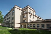 pohled-na-domov-mladeze-z-vnitrniho-dvora