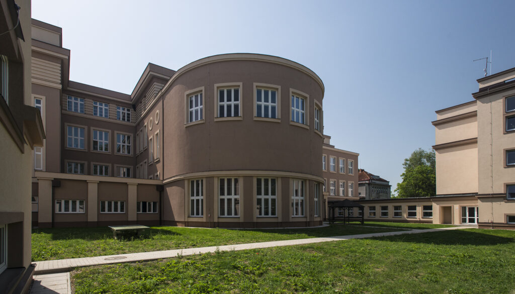 SZeŠ a SOU Čáslav - budova školy