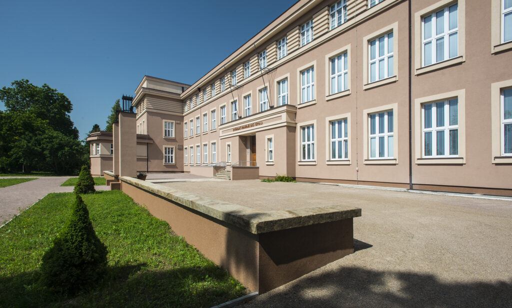 SZeŠ a SOU Čáslav - budova školy