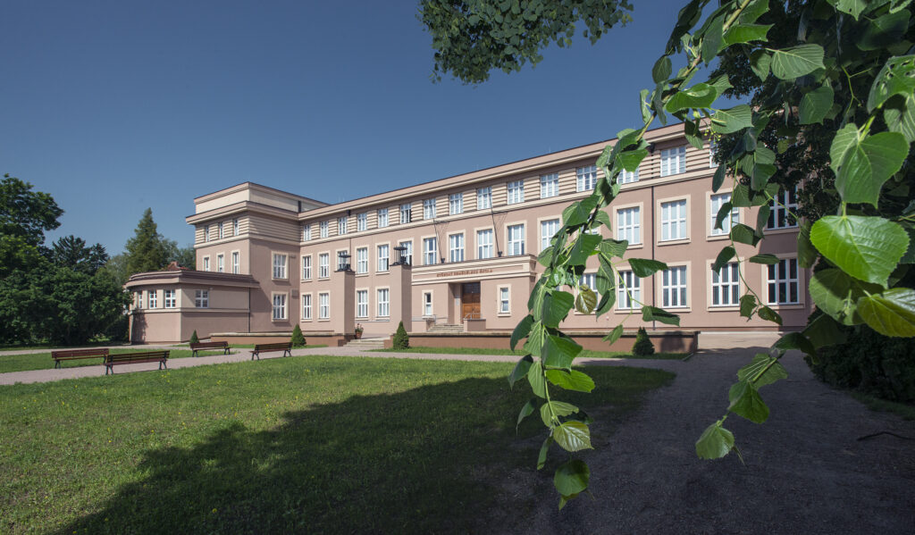 SZeŠ a SOU Čáslav - budova školy