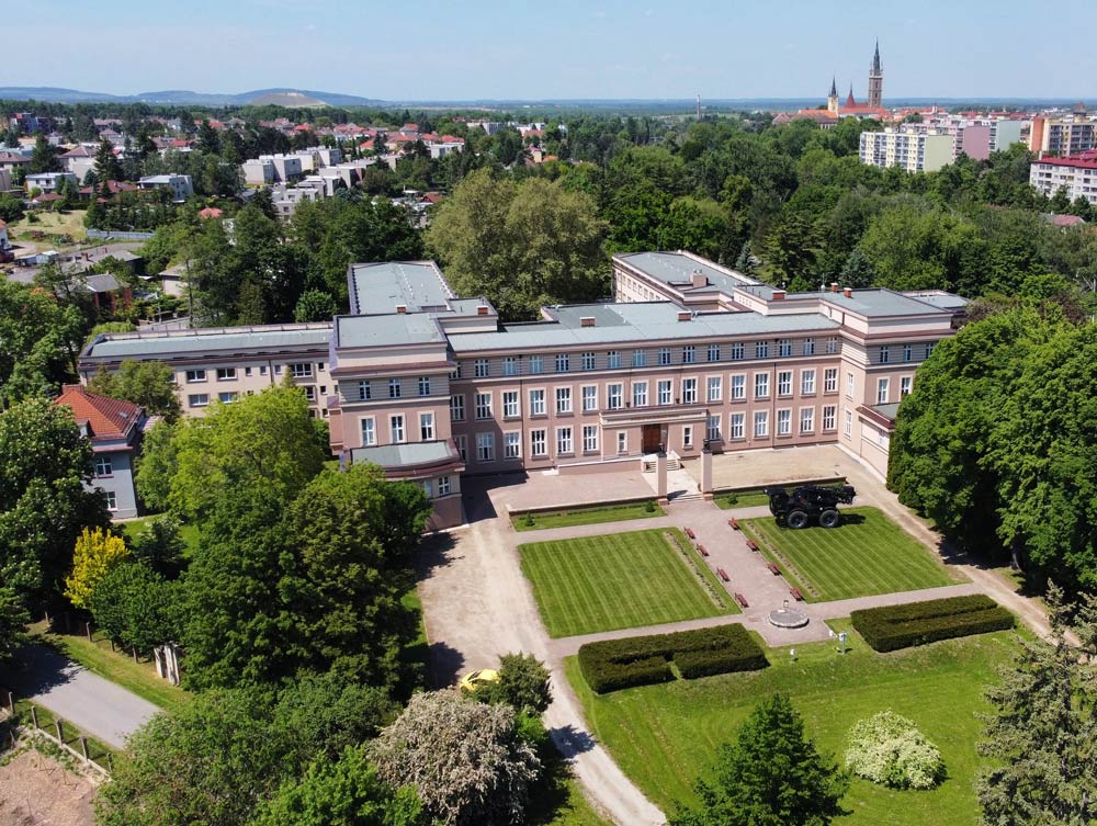 Budova školy - Střední zemědělská škola a Střední odborné učiliště Čáslav, příspěvková organizace